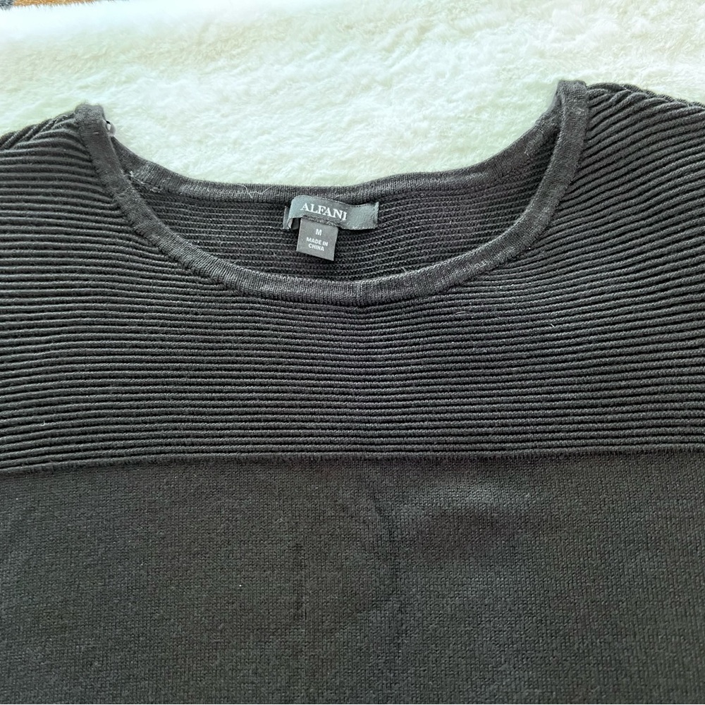Alfani Elegant Black Textured Top, Size M knit Sweater. Detailed pattern